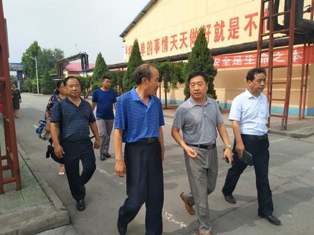 参观京东橡胶